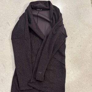 Arc'teryx Women's Open Sweater Wrap - Dark Gray/Brown